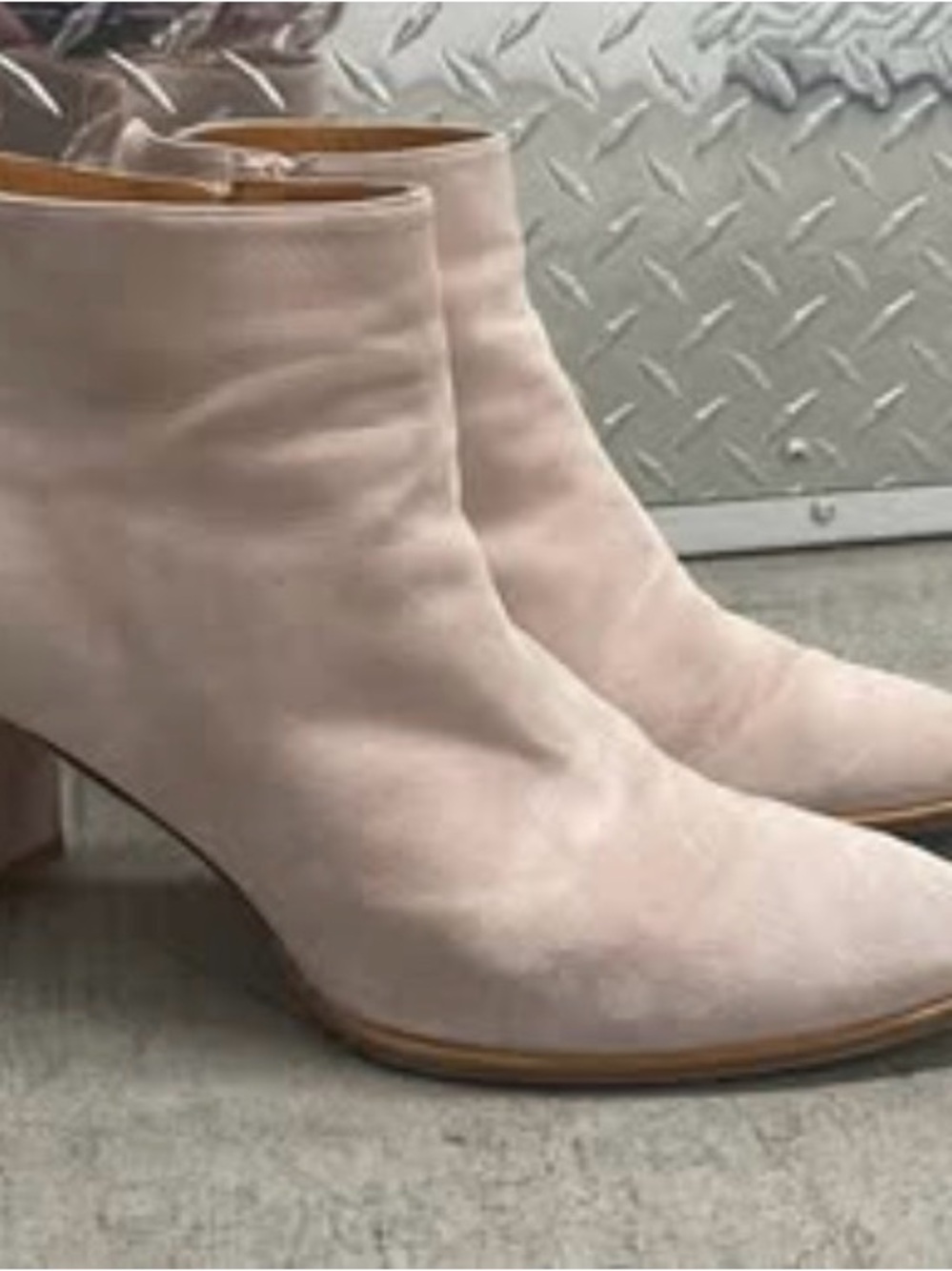 Stuart Weitzman Pink Suede Ankle Boots Size 9 - Complete Set